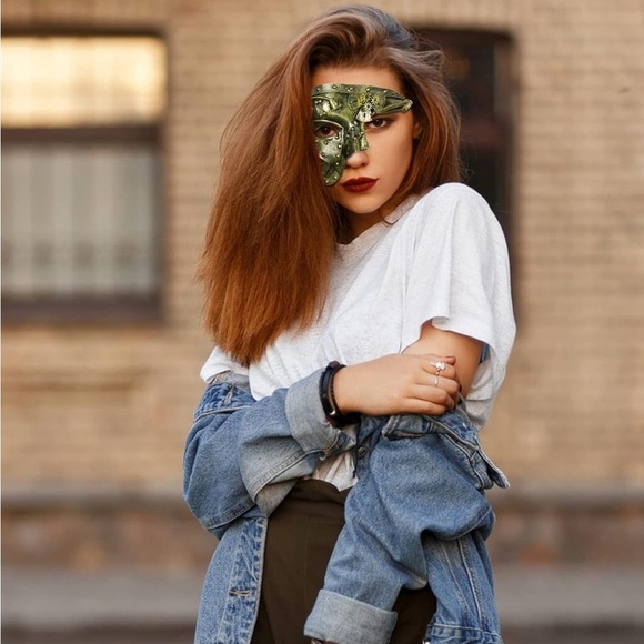 Steampunk Half Face Mask - Gold and Black - Picture 7 of 7